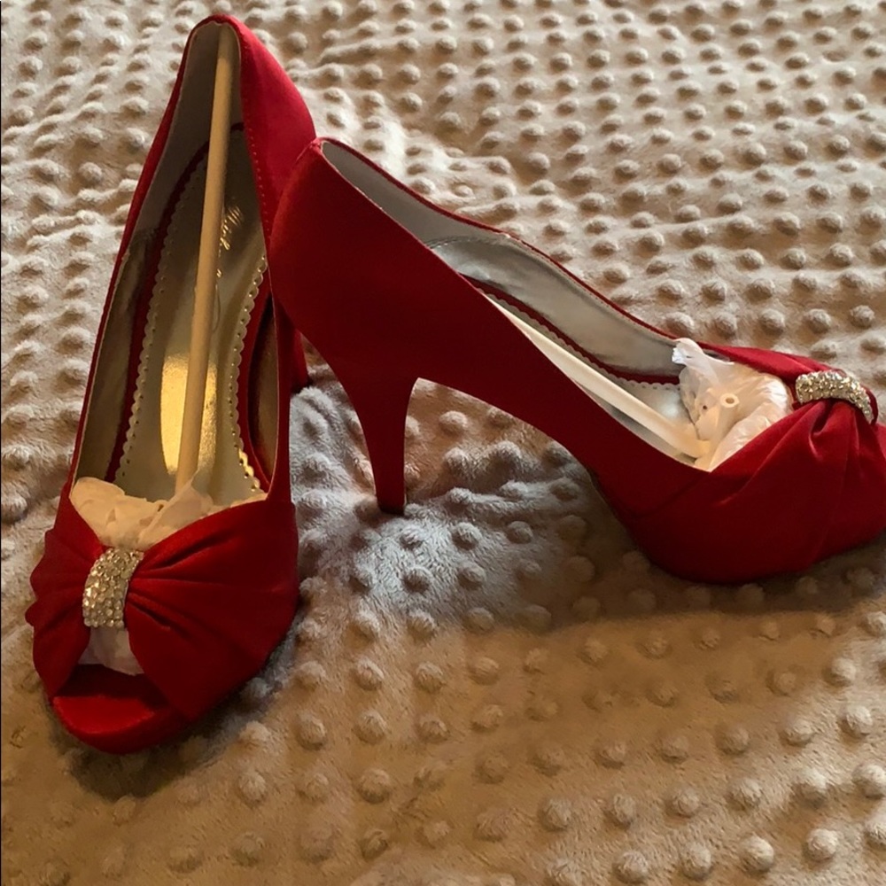 Red Open-Toe Pumps - Picture 3 of 4